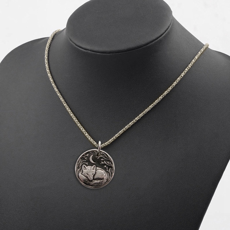 Fancyqube Kalung Liontin Rubah Bawah Bulan Tidur Untuk Wanita