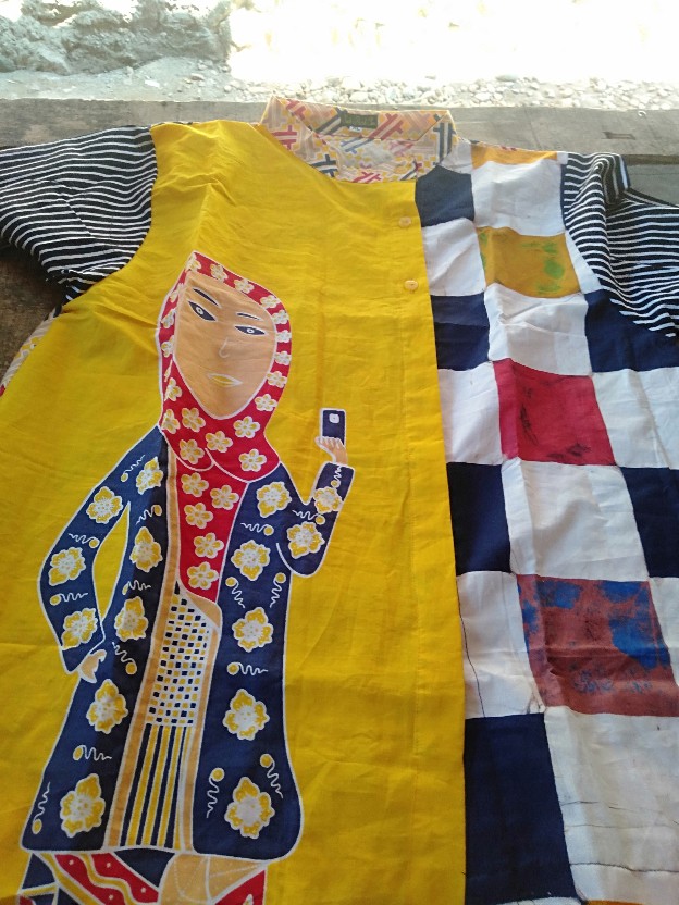 Karikatur Blouse Bu Tedjo Batik Solo