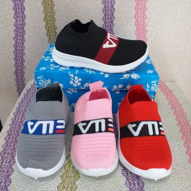 SEPATU SPORT RAJUT ANAK
