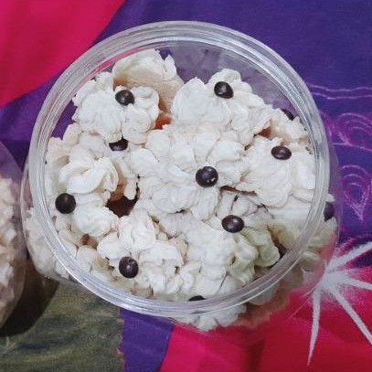 

kue semprit susu