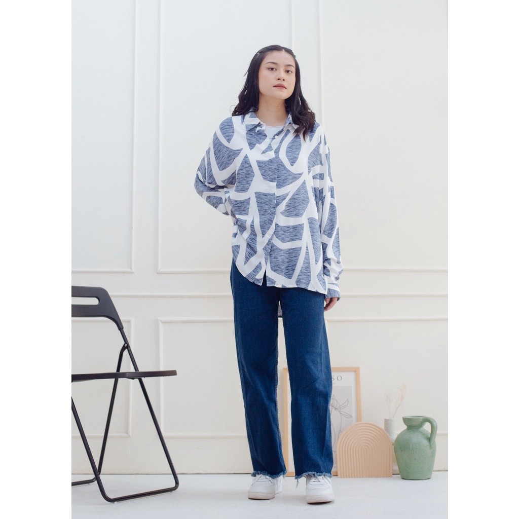 Ixora Malka Oversized Shirt - Kemeja Wanita Oversized Blouse Berkancing