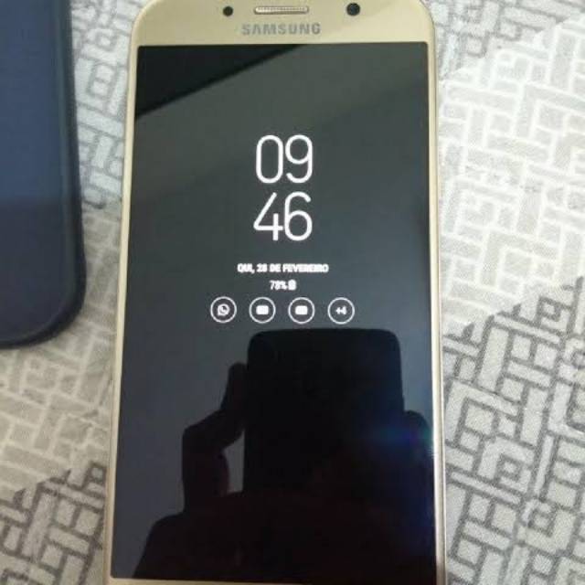 Samsung galaxy A7 2017 gold