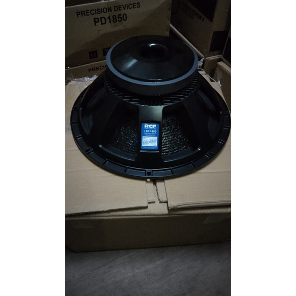 speaker 18" model RCF L18P400