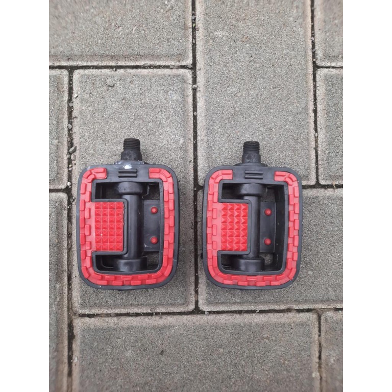 TERMURAH!!! Pedal Plastik Sepeda BMX 20&quot; As Kecil Warna / Realpict