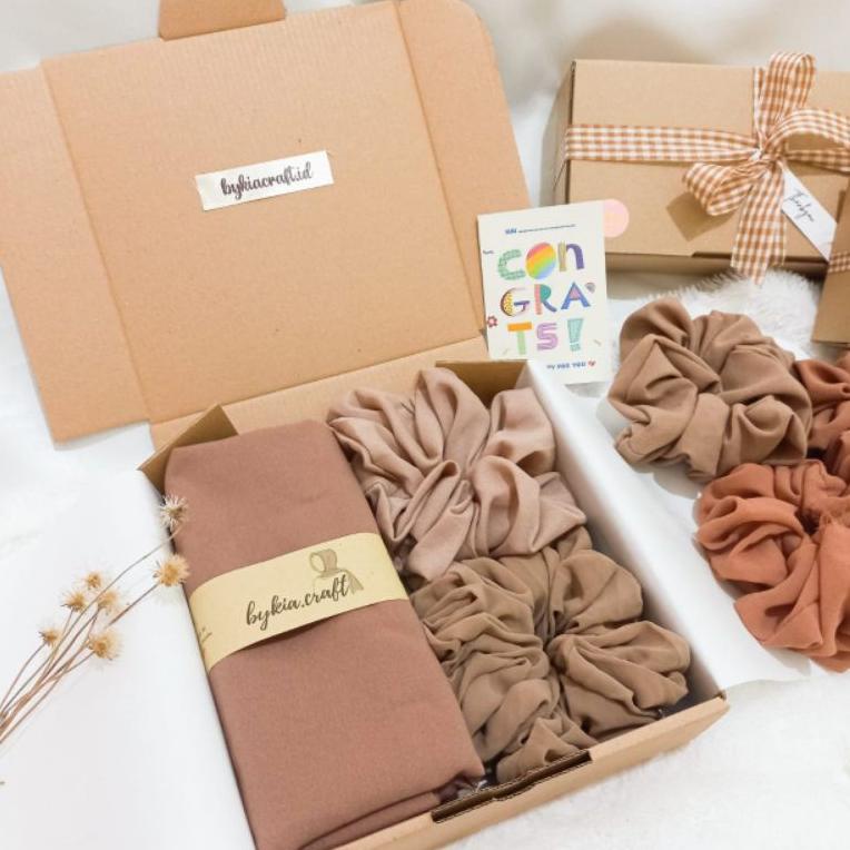 

MurMer | PnG GIFT BOX HIJAB PASHMINA KADO WISUDA/KADO PERNIKAHAN/KADO ULANG TAHUN |Produk@trend