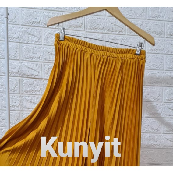 CELANA KULOT PLISKET PREMIUM JUMBO M FIT TO XXL-Kunyit