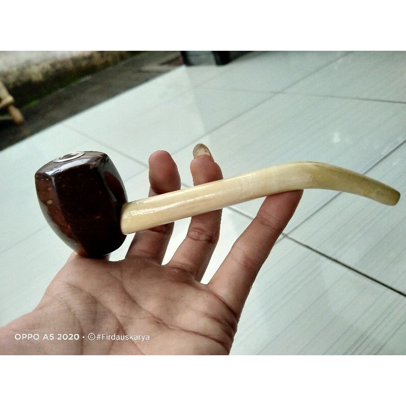 Pipa Cangklong Batok Kelapa Kombinasi Kayu Kemuning