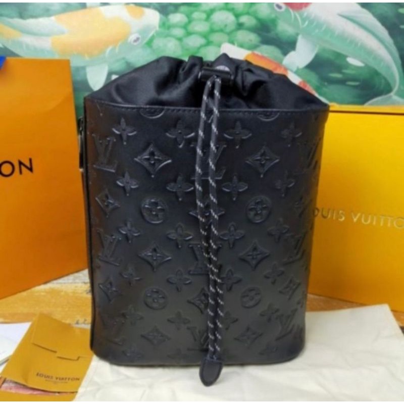 TAS BODYBAG PRIA BRANDED LV EMBOSS SERUT LEATHER QUALITY MIRROR VIP