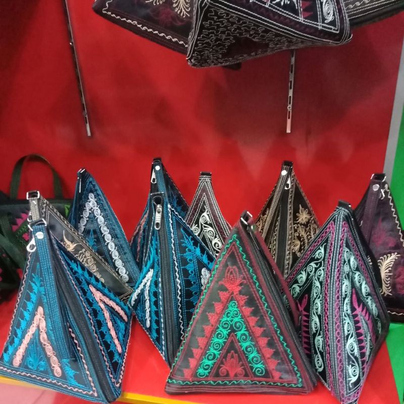 Tas Kerucut Motif Aceh
