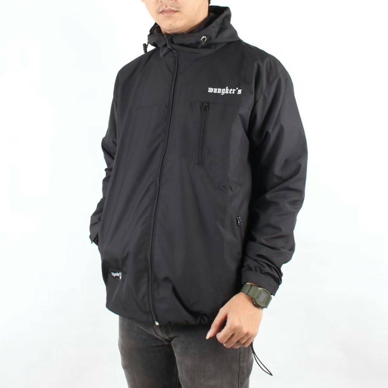 Jaket Outdoor More Wangker’s Jaket Parasut Pria Jaket Distro Jaket Running Hitam