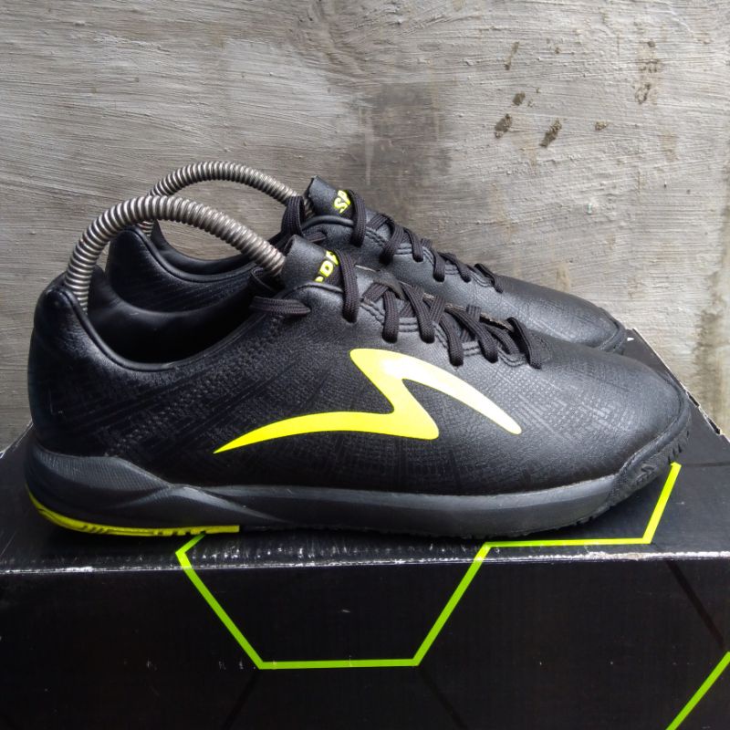 Sepatu Futsal Specs Accelerator Fury Second Original