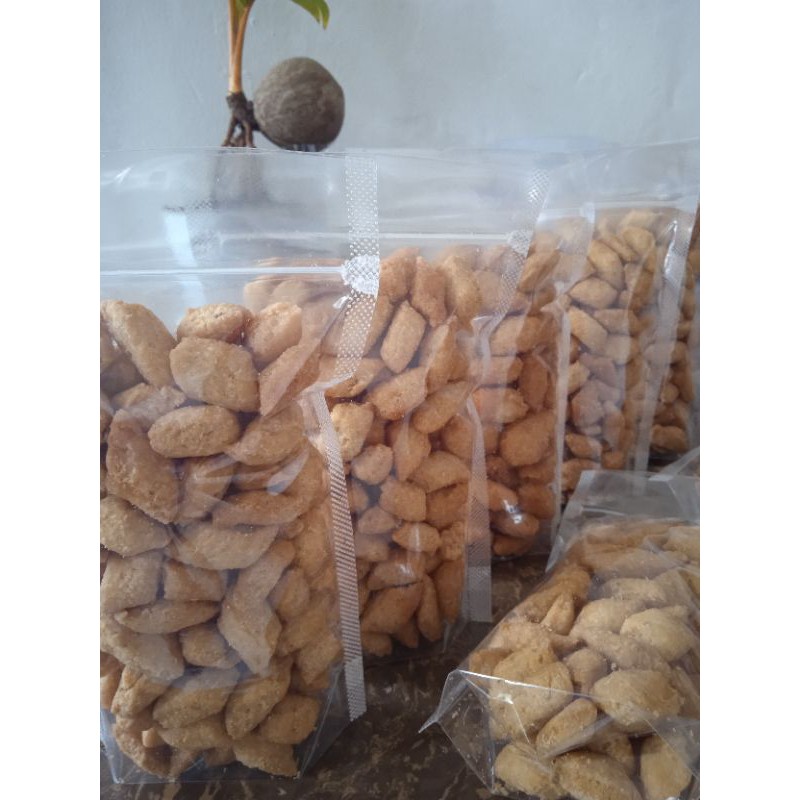 

biji ketapang snack