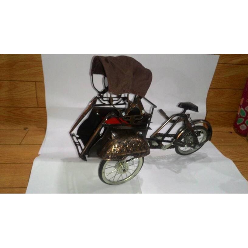 Jual Miniatur Besi Becak Jogja Becak Jawa Pajangan Souvenir Jogja Murah Shopee Indonesia 