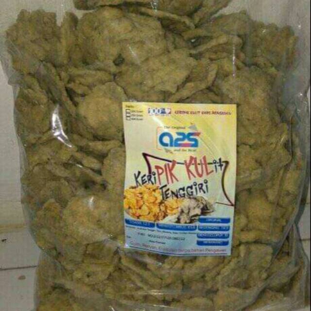 

Keripik kulit, kerupuk cekur, dan stik keju