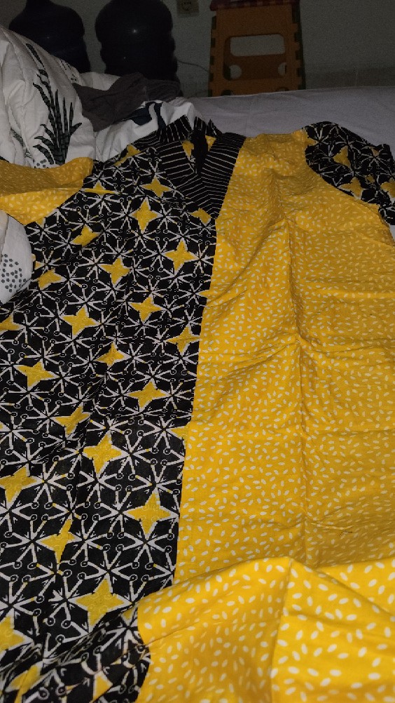 Tunik Danika Atasan Batik Wanita Kerja Modern Kasual Elegan.