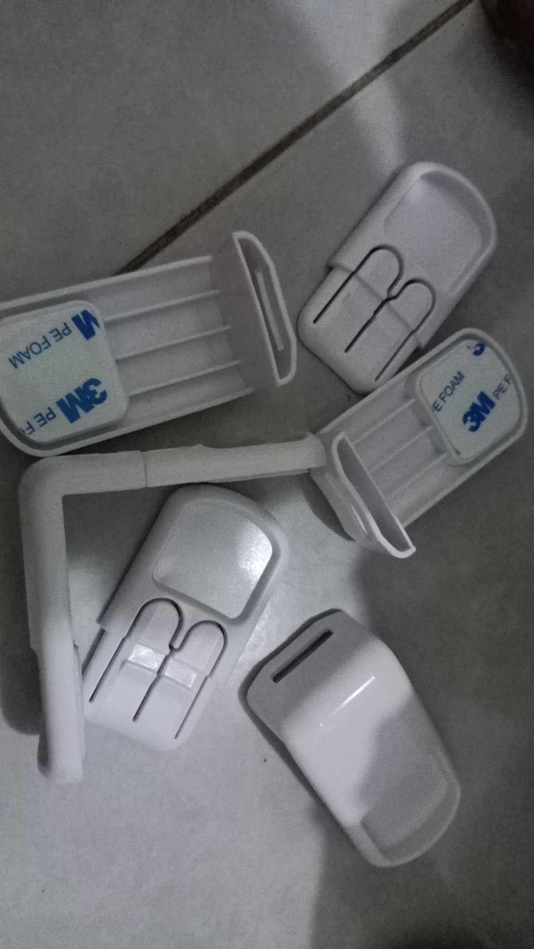 Pengait Laci Kunci Otomatis Pengunci Palang Pintu Lemari Kulkas Baby Safety Lock Drawer 10024