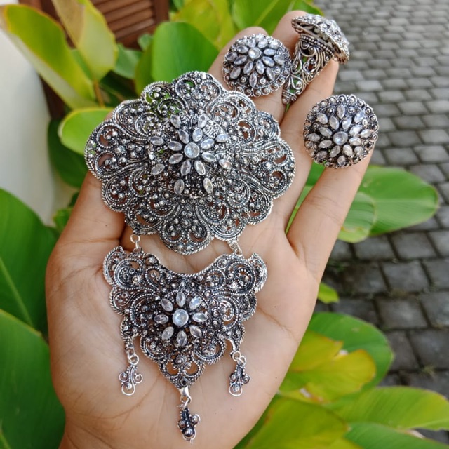 Set alpaka (bros) perak bali