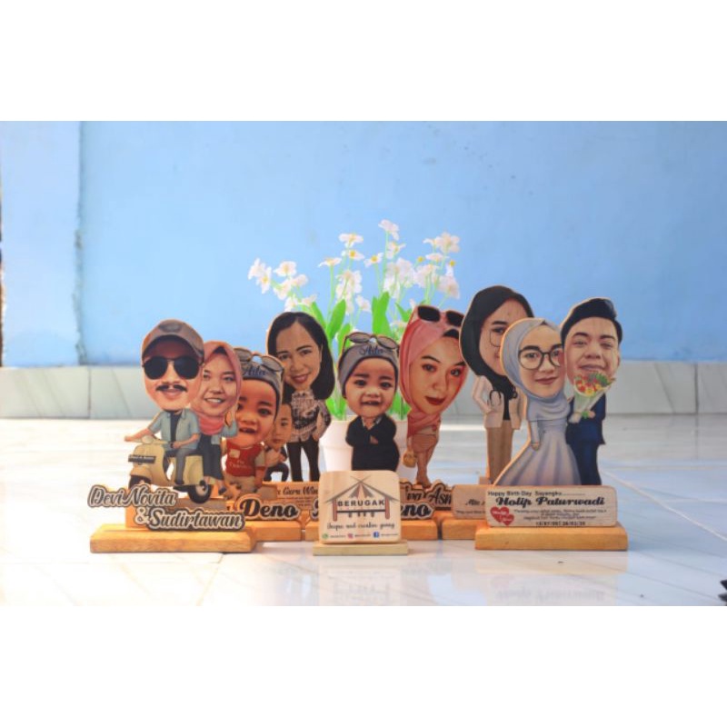 Jual Hadiah Wisuda Wedding Ultah Dll Karikatur Kayu Shopee Indonesia