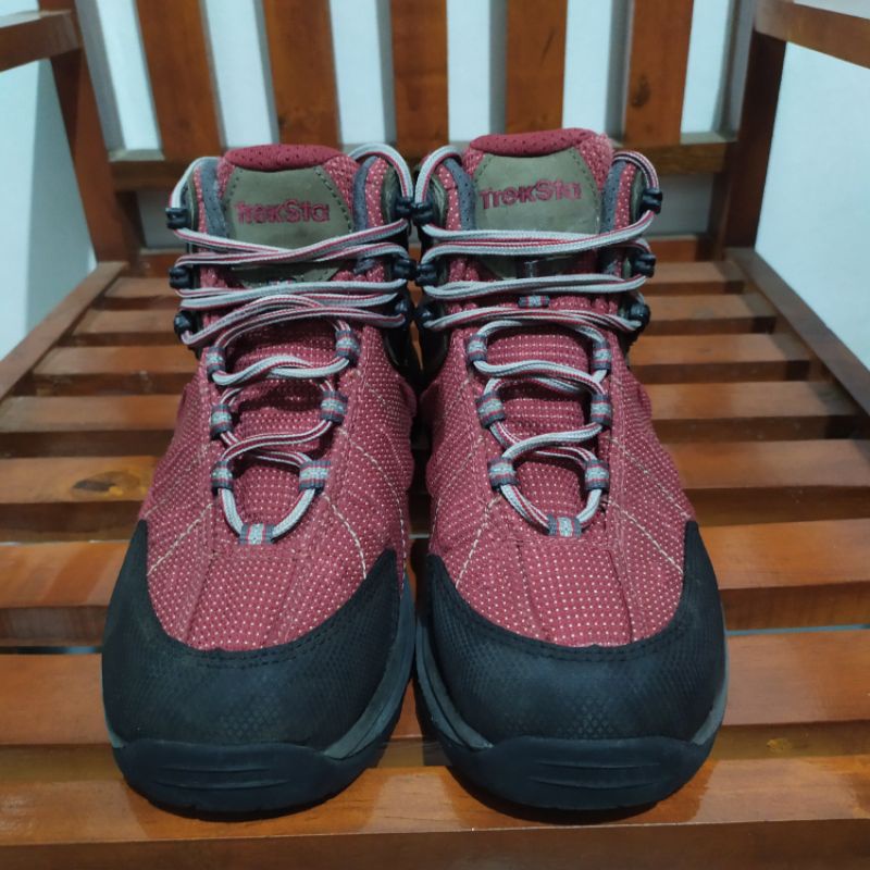 Treksta - Sepatu Gunung Second Original