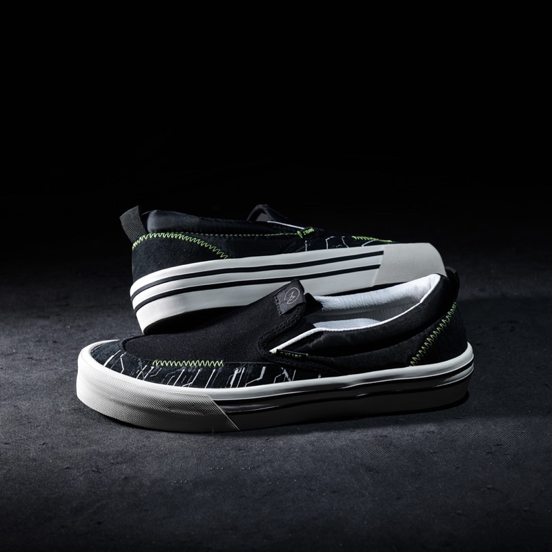 MARQUE.CO '2 Years' Slip On Special Edition