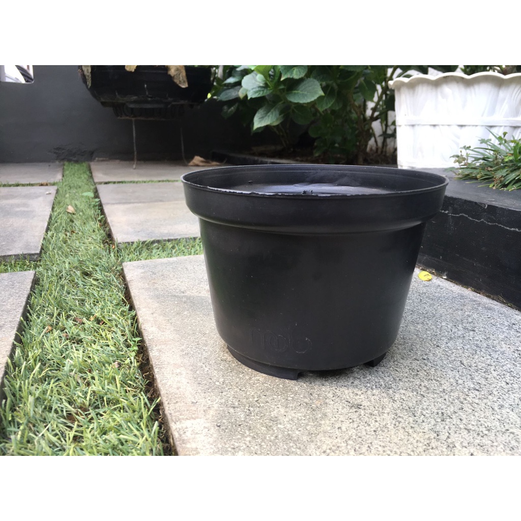 LUSINAN Pot Bunga Murah /Pot Tanaman /Pot Plastik uk 17 K  Hitam (isi 12 PCS)