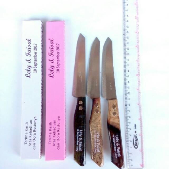 

Souvenir pisau box besar