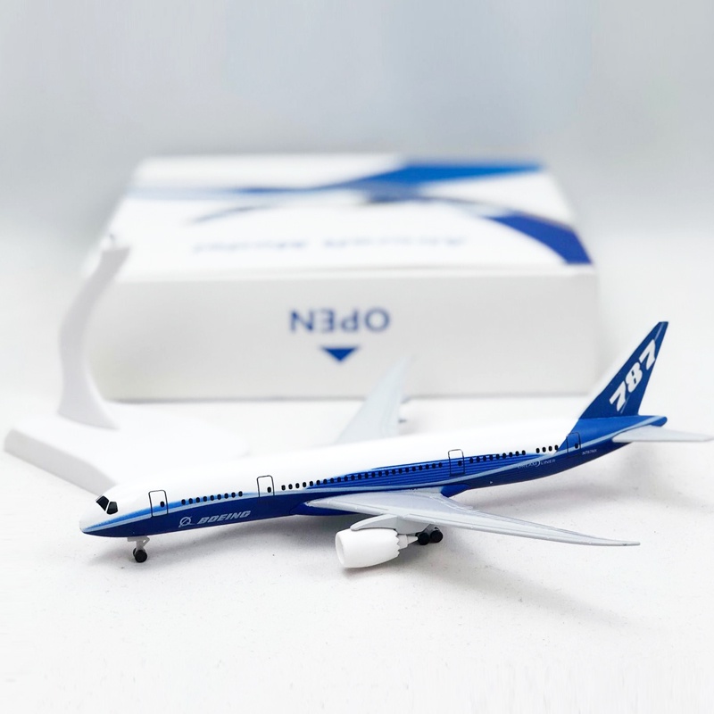 Boeing 787 B787 Miniatur Diecast Pesawat Terbang Impian Bahan Metal 20CM Untuk Dekorasi Mejakoleksi