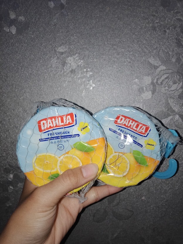 Dahlia Kamper Freshener Gantung