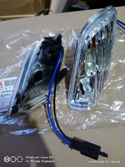 Lampu sen depan supra x 100 lama assy  kanan kiri