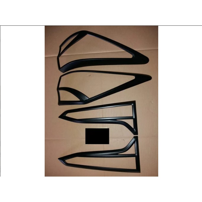 TERLARIS GARNISH LAMPU BELAKANG MOBIL NEW FORTUNER 2016 HITAM