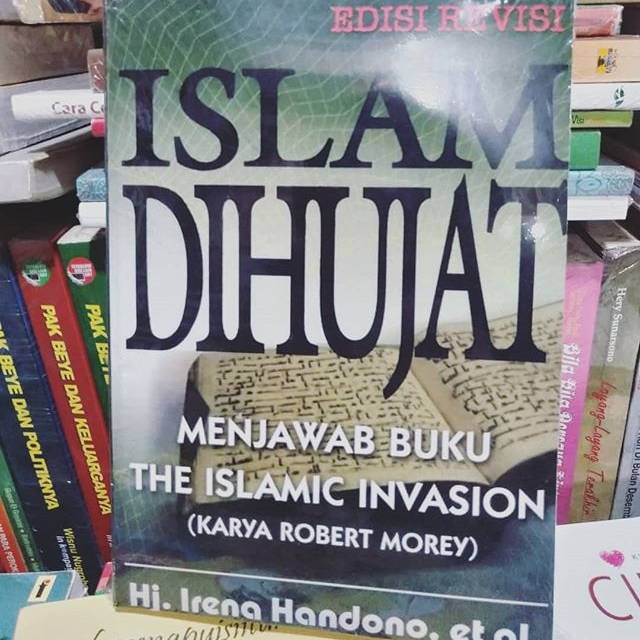 BUKU ISLAM DIHUJAT