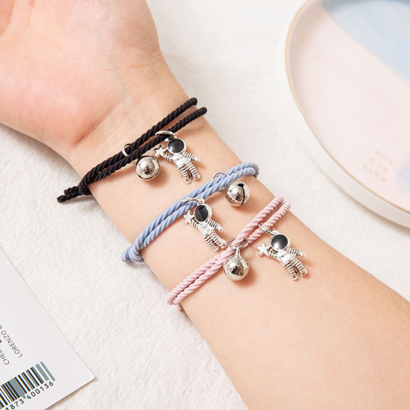 2pcs Gelang Couple Kawat Magnet Desain Astronot Cinnamoroll Curm Untuk Pria Dan Wanita Kurung Magnet/1Pasangan Magnet Kawat Pasangan Magnet Bracket Attract Persahabatan Bracelets