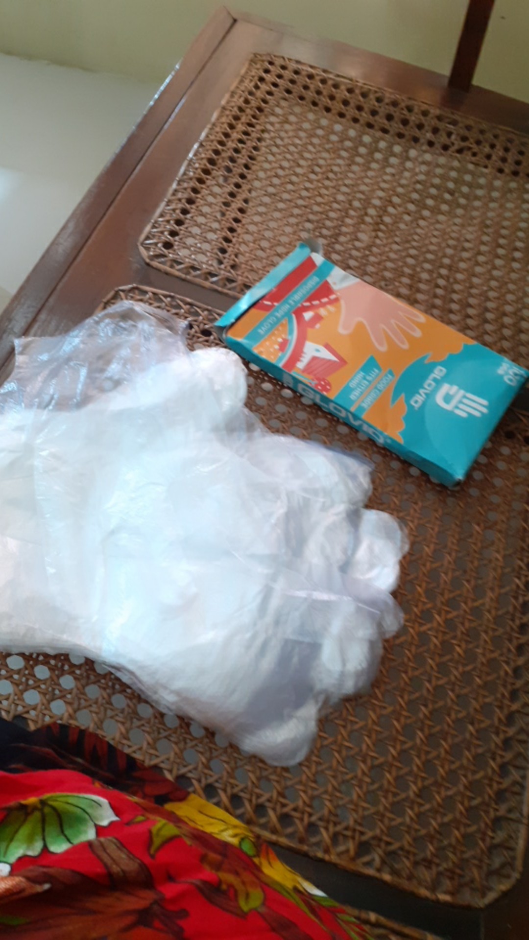 Sarung Tangan Plastik Glovio