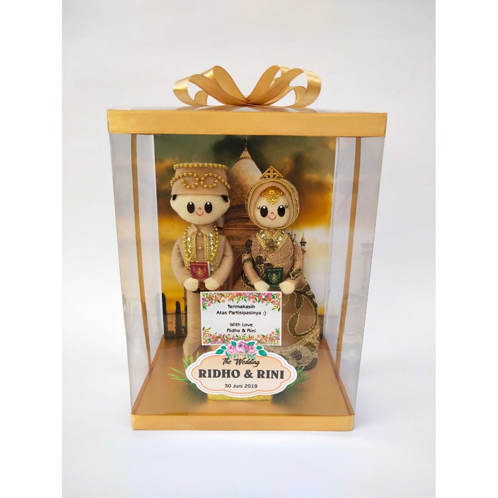 

Jual BONEKA PENGANTIN BOX MIKA 15 5 X 11 5 CM Diskon