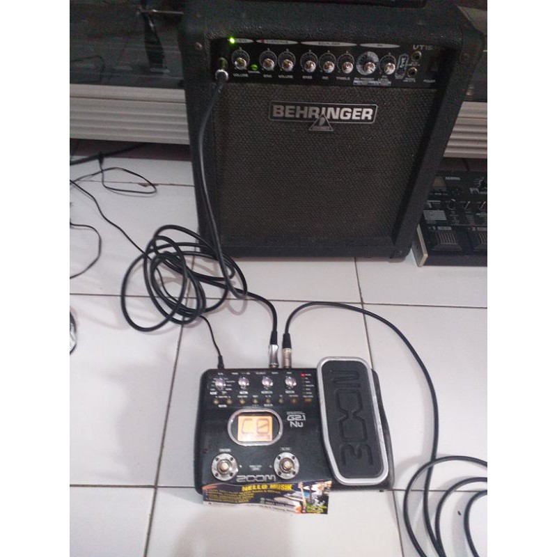 Efek gitar zoom g2.1nu adaptor Ori