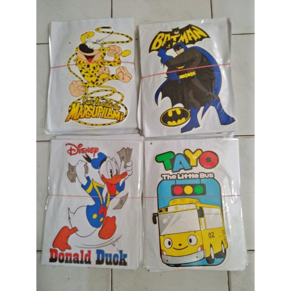 

stiker vinyl sablon motif karakter kartun ready stok (paket 4pcs sesuai gambar atau sesuai selera 4pcs)