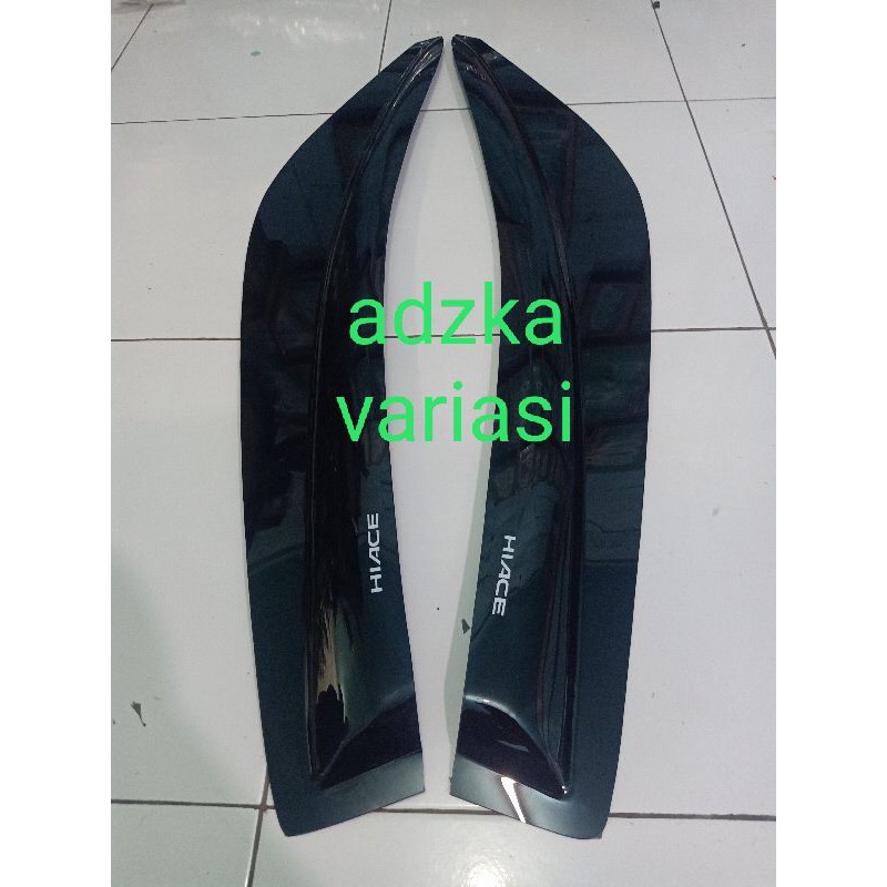 talang air mobil Toyota Hiace commuter model kupu-kupu tahun 2012/2022