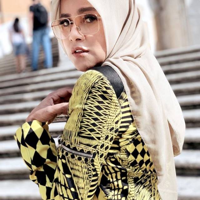 Nala square buttonscarves