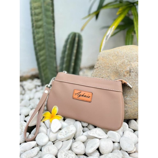 Gania pouch by Aghnia