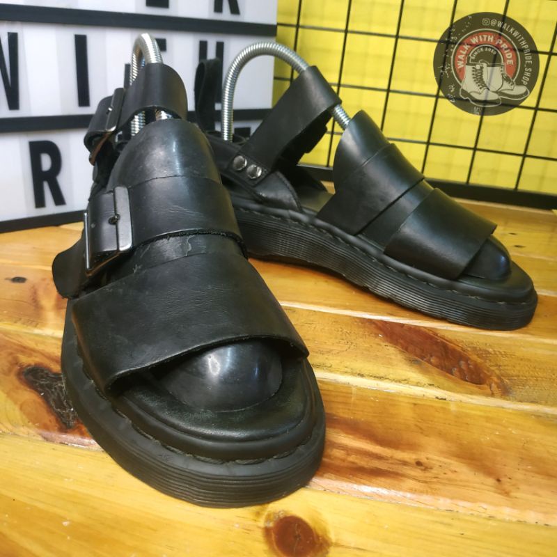 PRELOVED DR MARTENS SANDAL