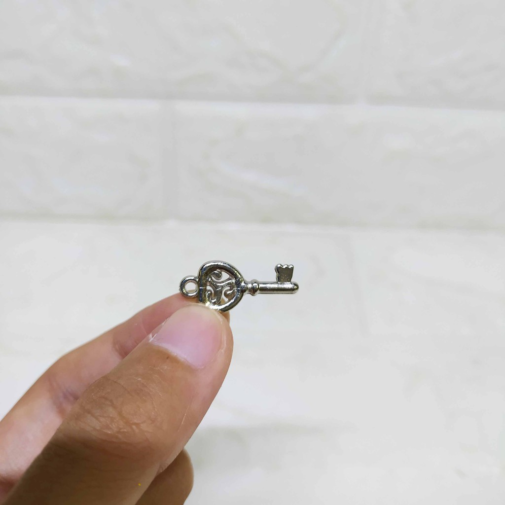 Charm Perhiasan Silver Manik Bentuk