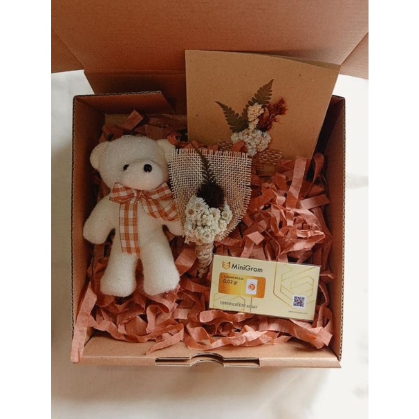 

Hampers Gift Box Kado Wisuda/Ultah/Birthday/Graduation
