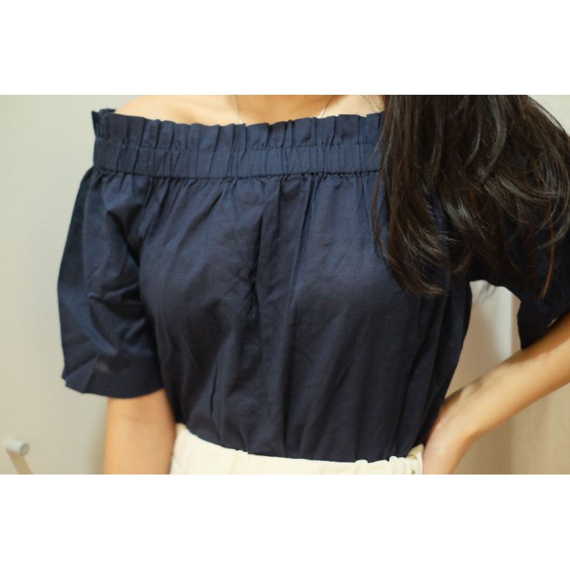 Black Sabrina (Uniqlo) - A3