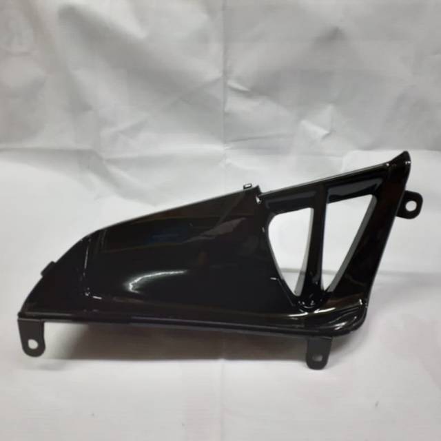 cover angin sayap luar bagian dalam kanan supra x 125 new hitam