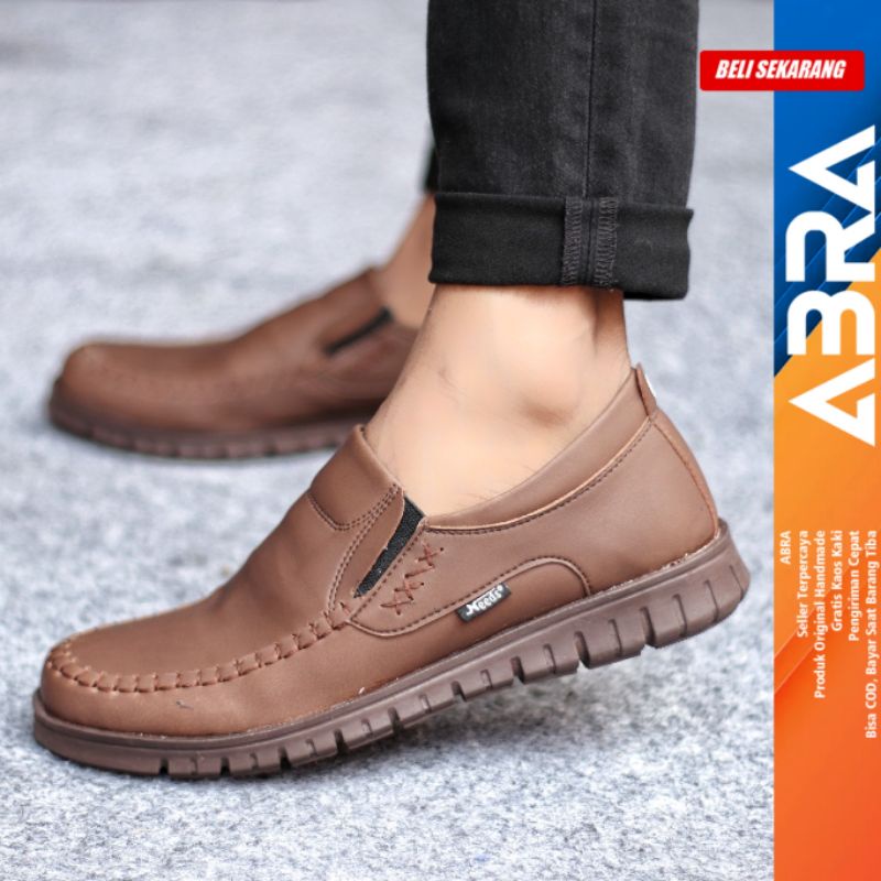 Sepatu Casual Pria Kasual Formal Slip On Kulit  Kerja Hitam Coklat