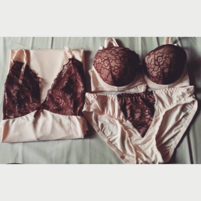 Set St. Yves (lingerie, bra dan cd)