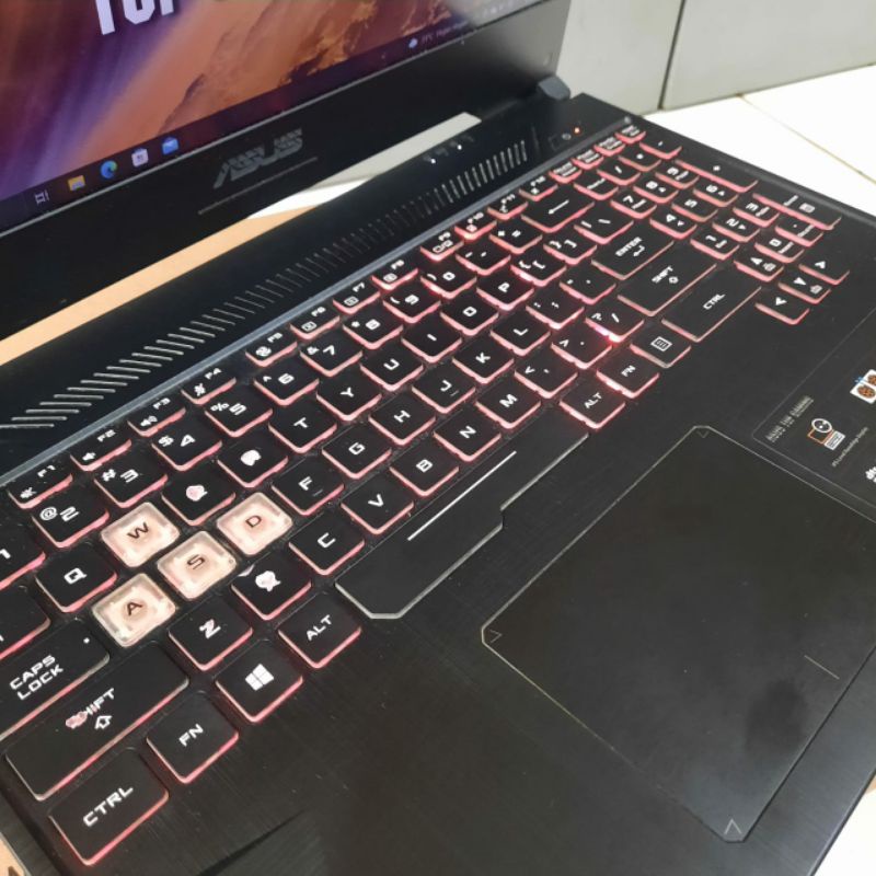 Laptop Asus TUF Gaming FX505DD Amd Ryzen 5-3550H Ram 16Gb/Ram 8Gb/ SSD 256Gb Nvdia GTX1050 Dedicated + Amd Radeon Vega 8 Keyboard RGB Zona