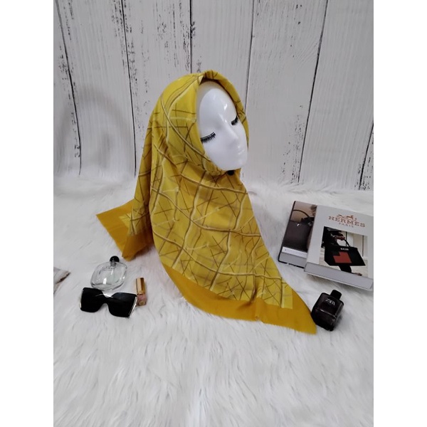 Kerudung Voal/ kerudung hijab motif Deenay kw/ Kerudung hijab polos/ Kerudung hijab bahan halus adem