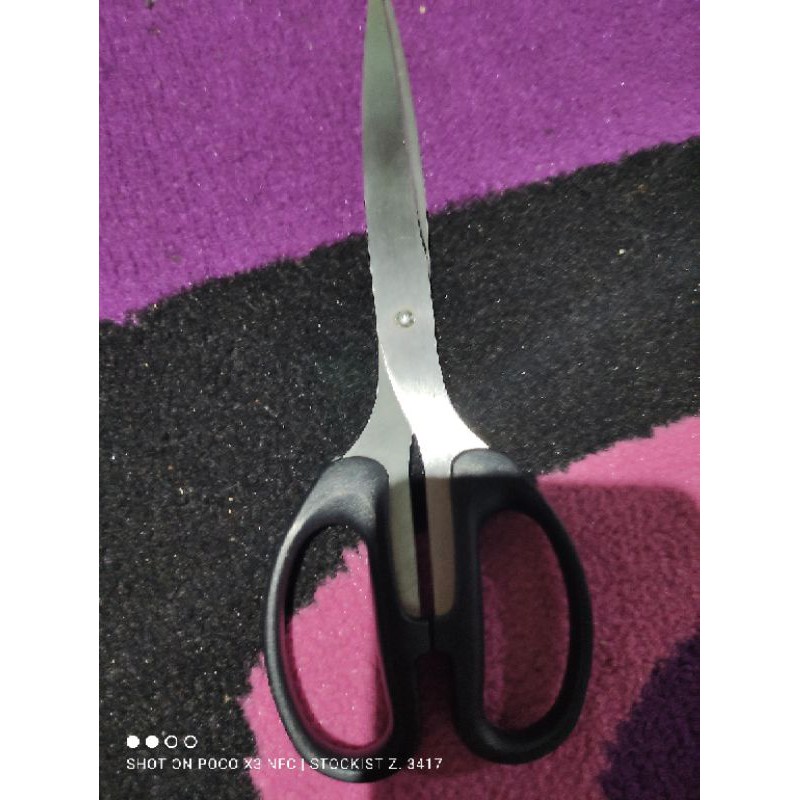 

Gunting kuat