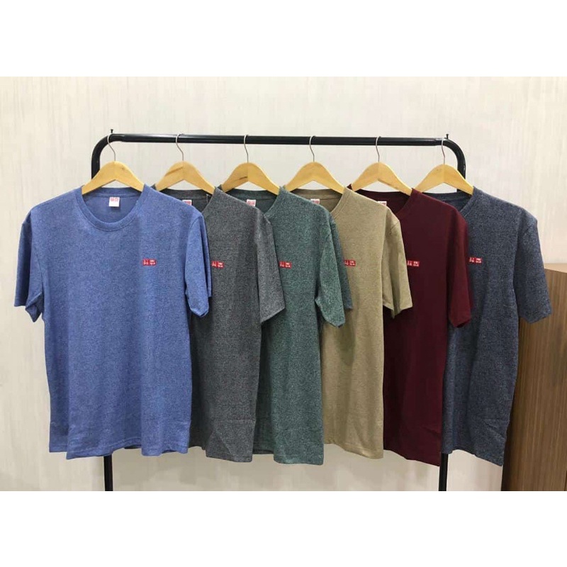 kaos polos UNIQLO